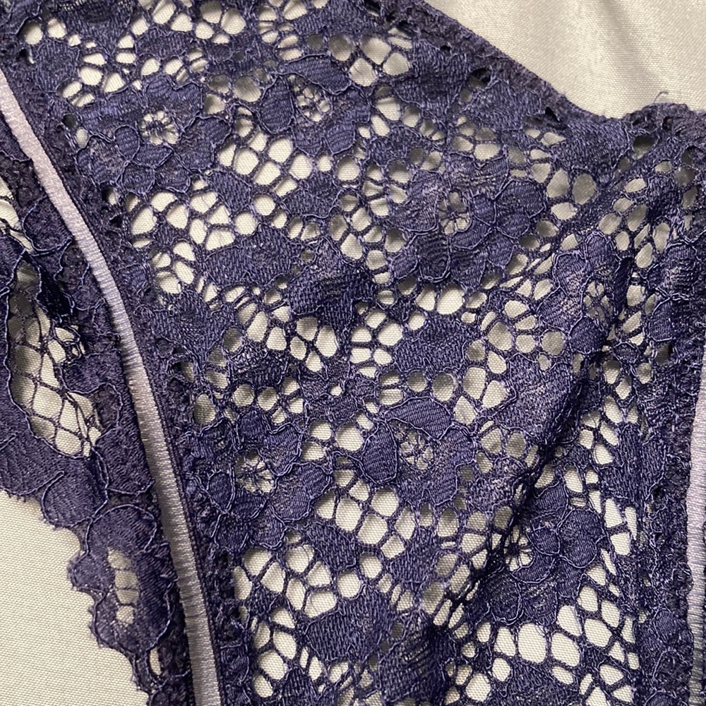 Navy Blue Victoria’s Secret Bralette, Size Small - Picture 2 of 7